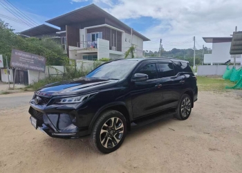 丰田fortuner2021年4wd，2.8legender 顶配 5万8千公里 自用急出 115万泰铢 可刀