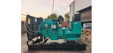 出售二手柴油发电机，康明斯，潍柴，上柴，有需要可以微信联系我13733623427