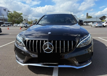 2017年奔驰C350e AMG版 全景天窗，碳纤维内饰，底盘升降，柏林之声音响